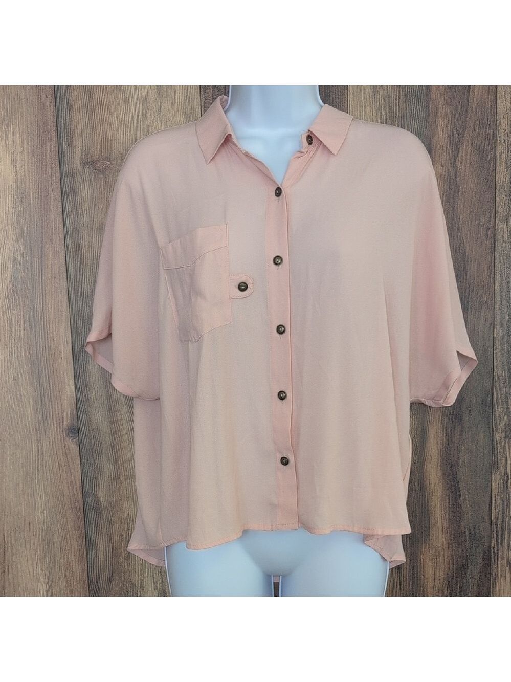Forever 21 Peach Bluch Button-Down Shirt Blouse S NWT 205JH